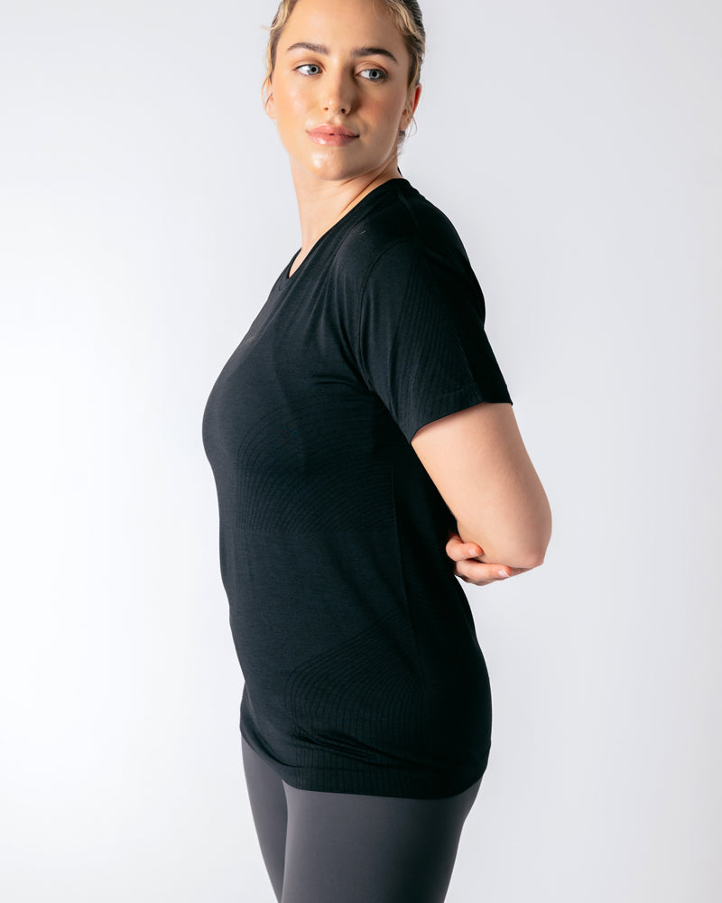 Laser Seamless Workout Tee - Black Onyx